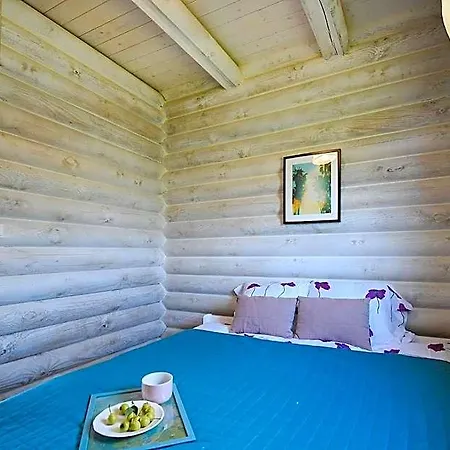 Klub Karino 2 Otel Inulec